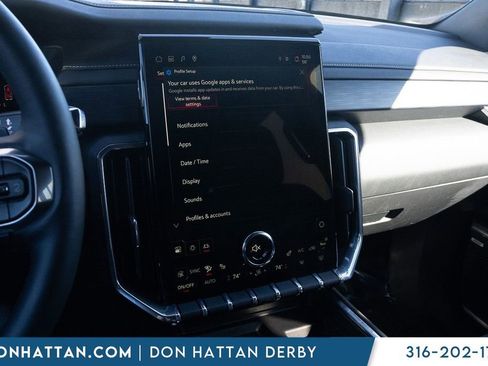 Used 2025 GMC Acadia Elevation image 7