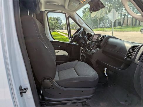 Used 2025 RAM ProMaster 2500 w/ U-Haul Equipment Group FWD image 11