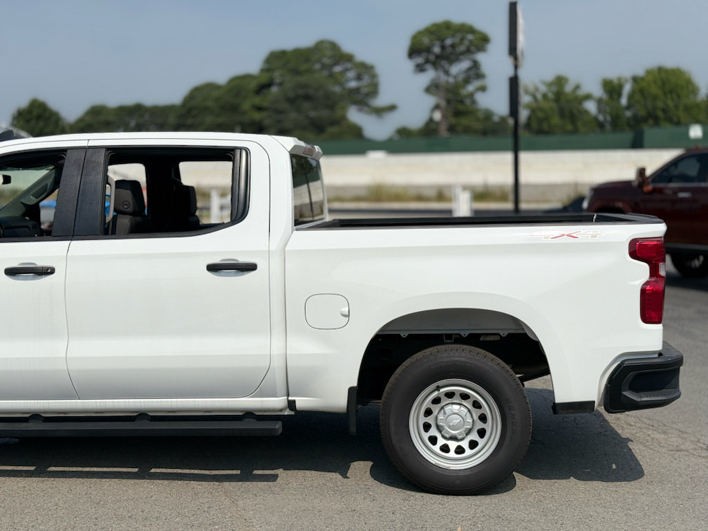 Used 2025 Chevrolet Silverado 1500 W/T w/ WT Value Package AWD/4WD image 12