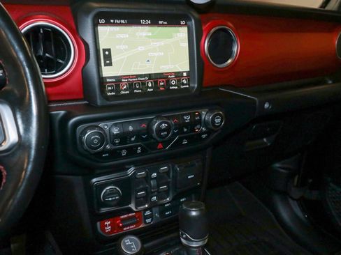 Used 2022 Jeep Gladiator Rubicon w/ LED Lighting Group AWD/4WD image 18