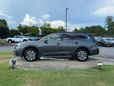 Used 2022 Subaru Outback Premium AWD/4WD image 4