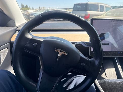 Used 2018 Tesla Model 3 Mid Range RWD image 19