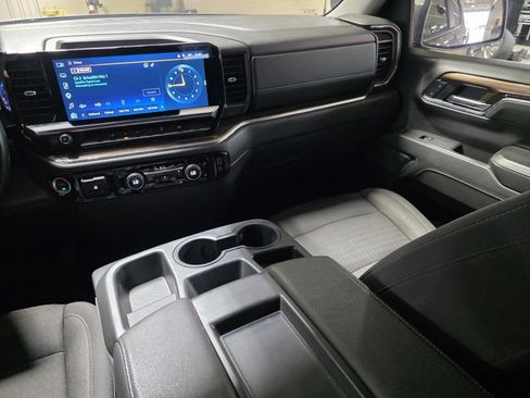 Used 2025 Chevrolet Silverado 1500 LT RWD image 13