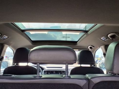 Used 2023 Volkswagen Atlas Cross Sport SE w/ Panoramic Sunroof Package image 26