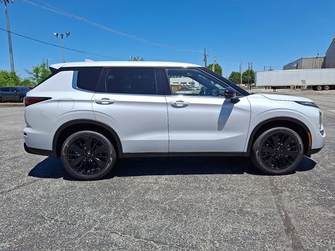 New 2026 Mitsubishi Outlander LE AWD/4WD image 9