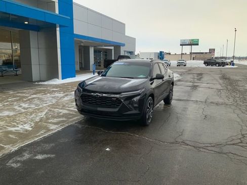Certified 2024 Chevrolet Trax RS w/ Sunroof Package image 2