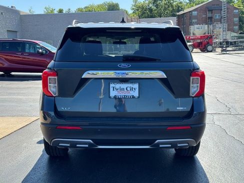 Used 2022 Ford Explorer XLT w/ Equipment Group 202A AWD/4WD image 5