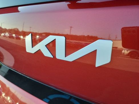 Used 2024 Kia Soul LX w/ Option Group 015 FWD image 32