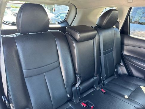 Used 2016 Nissan Rogue SL AWD/4WD image 17
