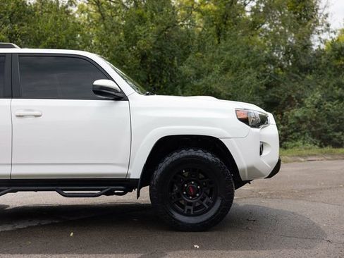 Used 2018 Toyota 4Runner TRD Off-Road Premium image 12