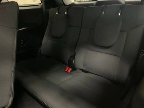 Used 2025 Ford Explorer Active AWD/4WD image 15