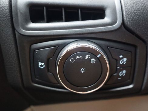 Used 2014 Ford Focus SE FWD image 33