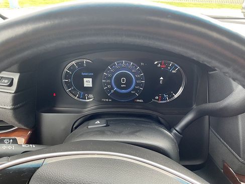 Used 2019 Cadillac Escalade Luxury AWD/4WD image 19