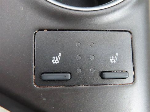 Used 2021 Toyota Camry XLE FWD image 28