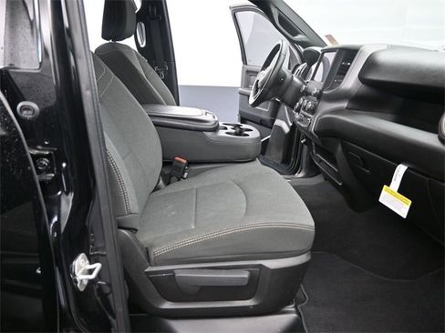 Used 2024 RAM 2500 Tradesman w/ Chrome Appearance Group image 20