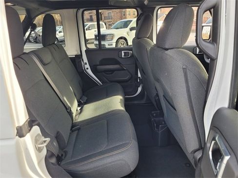 Used 2024 Jeep Wrangler Sahara image 13