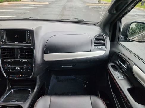 Used 2019 Dodge Grand Caravan GT FWD image 22