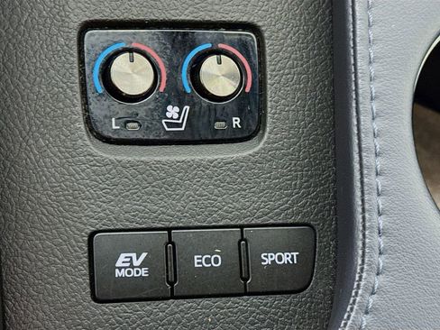 Used 2013 Toyota Avalon Limited image 24