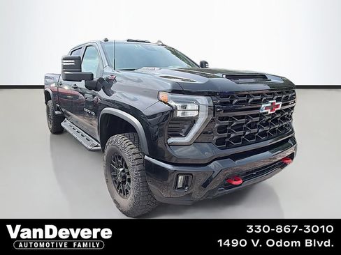 Used 2024 Chevrolet Silverado 2500 ZR2 w/ Technology Package AWD/4WD image 1