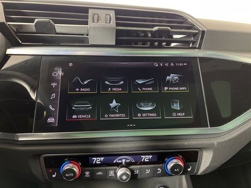 Certified 2025 Audi Q3 2.0T Premium w/ Convenience Package image 24