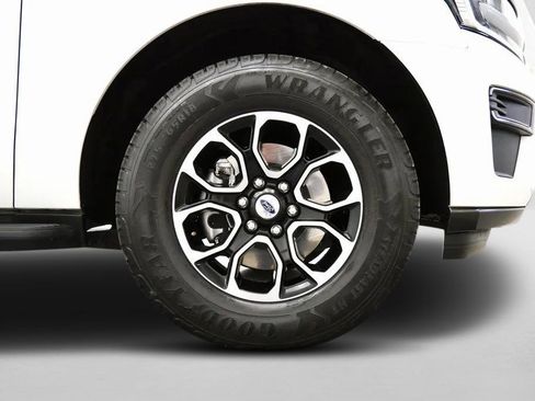Used 2022 Ford Expedition XLT AWD/4WD image 10
