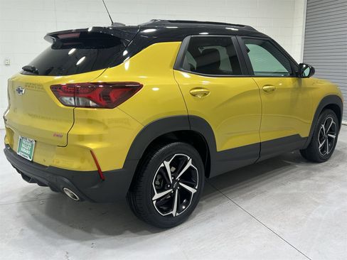 Used 2023 Chevrolet TrailBlazer RS w/ Sun and Liftgate Package image 8