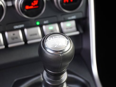 Certified 2025 Toyota GR86 Base w/ ALL Weather Mat Package (TMS) image 37