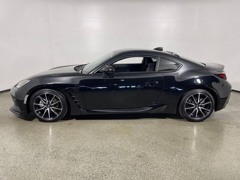 Used 2024 Toyota GR86 Base image 6