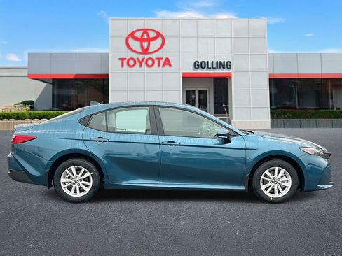 New 2026 Toyota Camry LE image 2