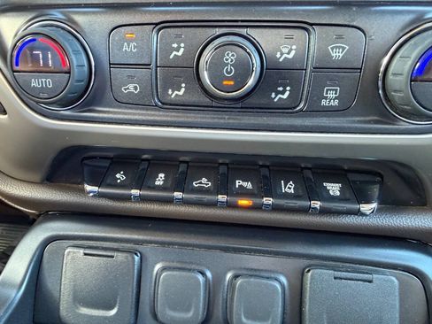 Used 2019 GMC Sierra 2500 Denali w/ Duramax Plus Package AWD/4WD image 14