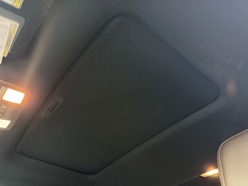 Used 2017 Toyota Tacoma Limited image 13