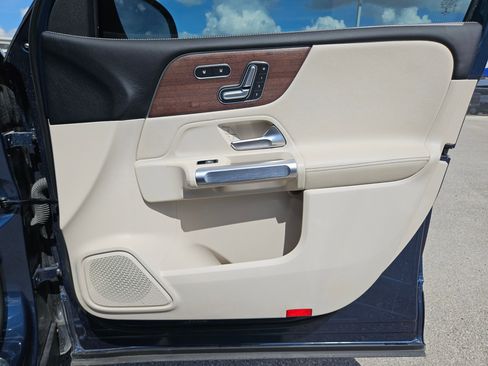 Used 2022 Mercedes-Benz GLB 250 image 29