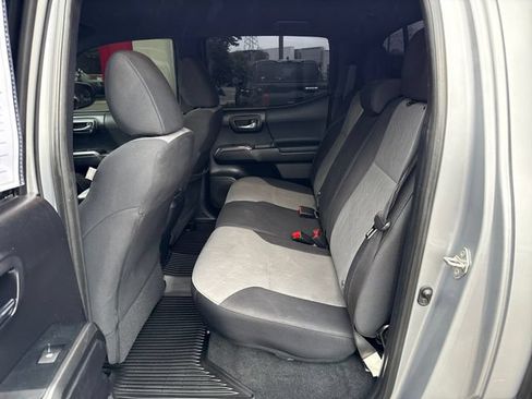 Used 2020 Toyota Tacoma TRD Sport w/ Technology Package AWD/4WD image 13