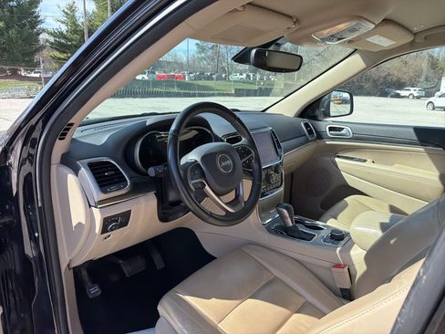 Used 2019 Jeep Grand Cherokee Limited image 18