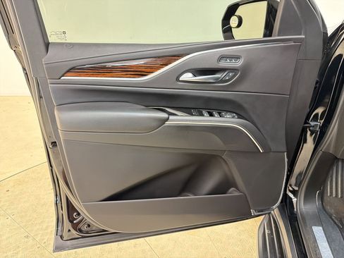 Used 2022 Cadillac Escalade ESV Luxury RWD image 20