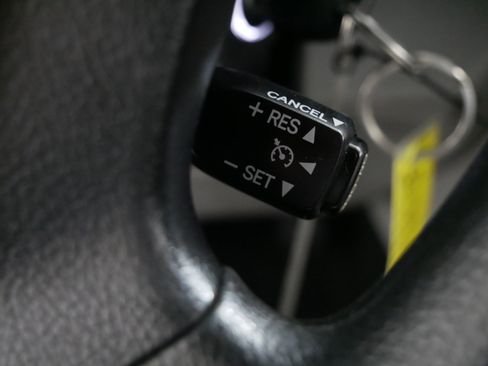 Used 2013 Toyota Camry LE image 31