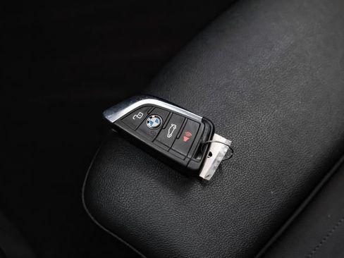 Used 2021 BMW 330i Sedan w/ Driving Assistance Package RWD image 60
