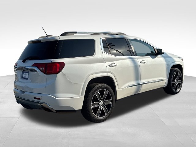 Used 2017 GMC Acadia Denali w/ Technology Package FWD image 7