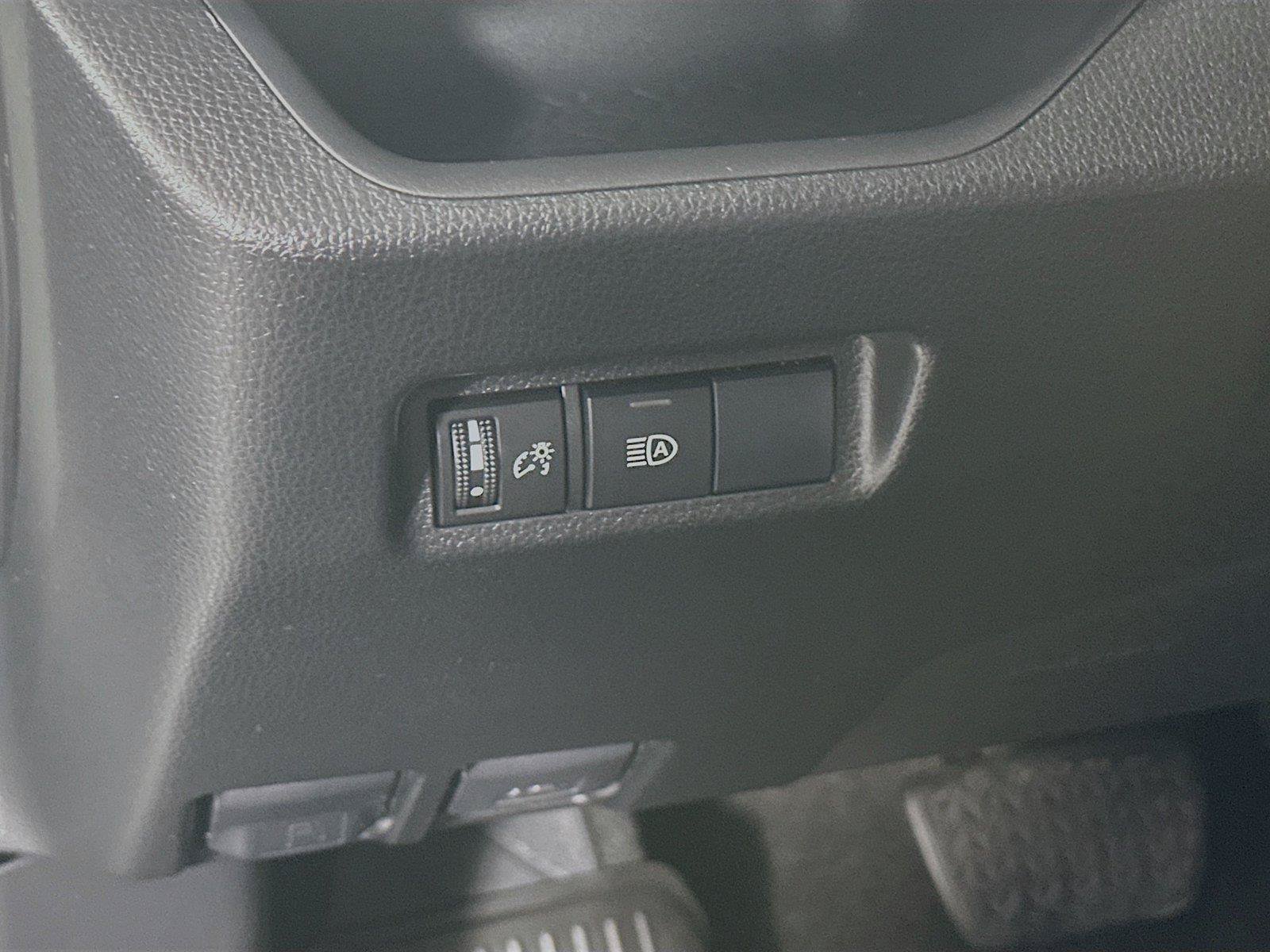 Used 2019 Toyota RAV4 XLE w/ All Weather Liner Package AWD/4WD image 10