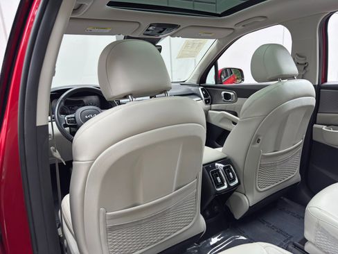 Used 2022 Kia Sorento SX w/ Panoramic Sunroof Package AWD/4WD image 31