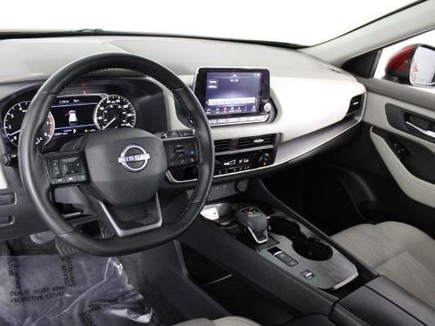 Certified 2025 Nissan Rogue SV image 19