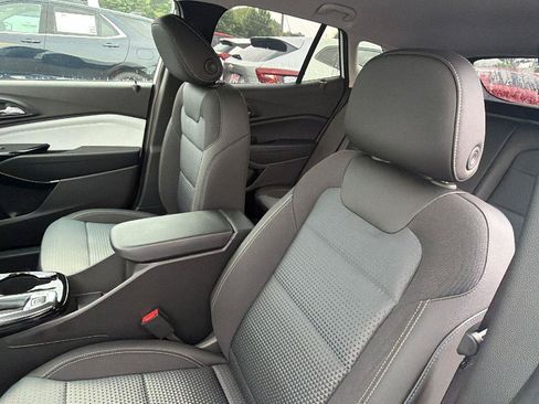 New 2026 Chevrolet Trax LT w/ Driver Confidence Package FWD image 17