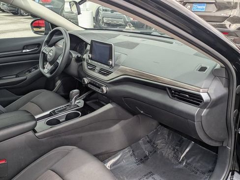 Used 2024 Nissan Altima 2.5 SV FWD image 32