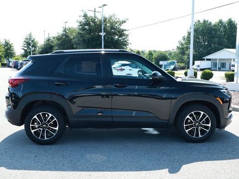 Used 2024 Chevrolet TrailBlazer LT FWD image 5