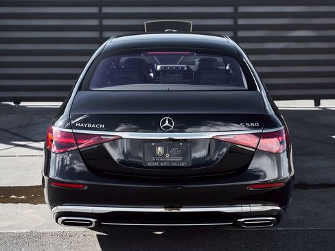 Used 2025 Mercedes-Benz Maybach S 580 4MATIC image 12