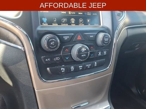 Used 2017 Jeep Grand Cherokee Limited w/ Trailer Tow Group IV AWD/4WD image 18
