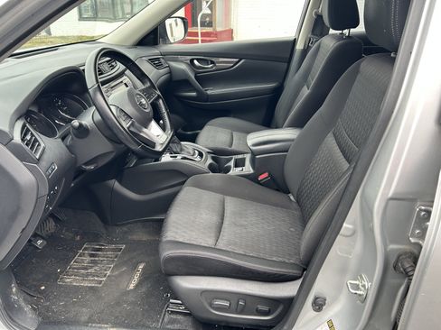 Used 2020 Nissan Rogue SV image 13