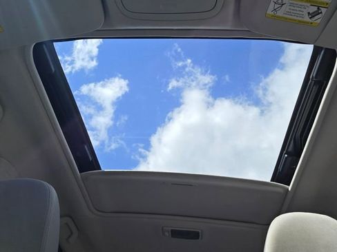 Used 2010 Subaru Forester 2.5X Premium image 17