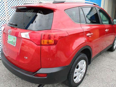Used 2013 Toyota RAV4 LE FWD image 4