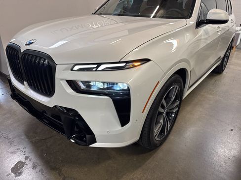 Used 2026 BMW X7 xDrive40i w/ M Sport Package AWD/4WD image 4
